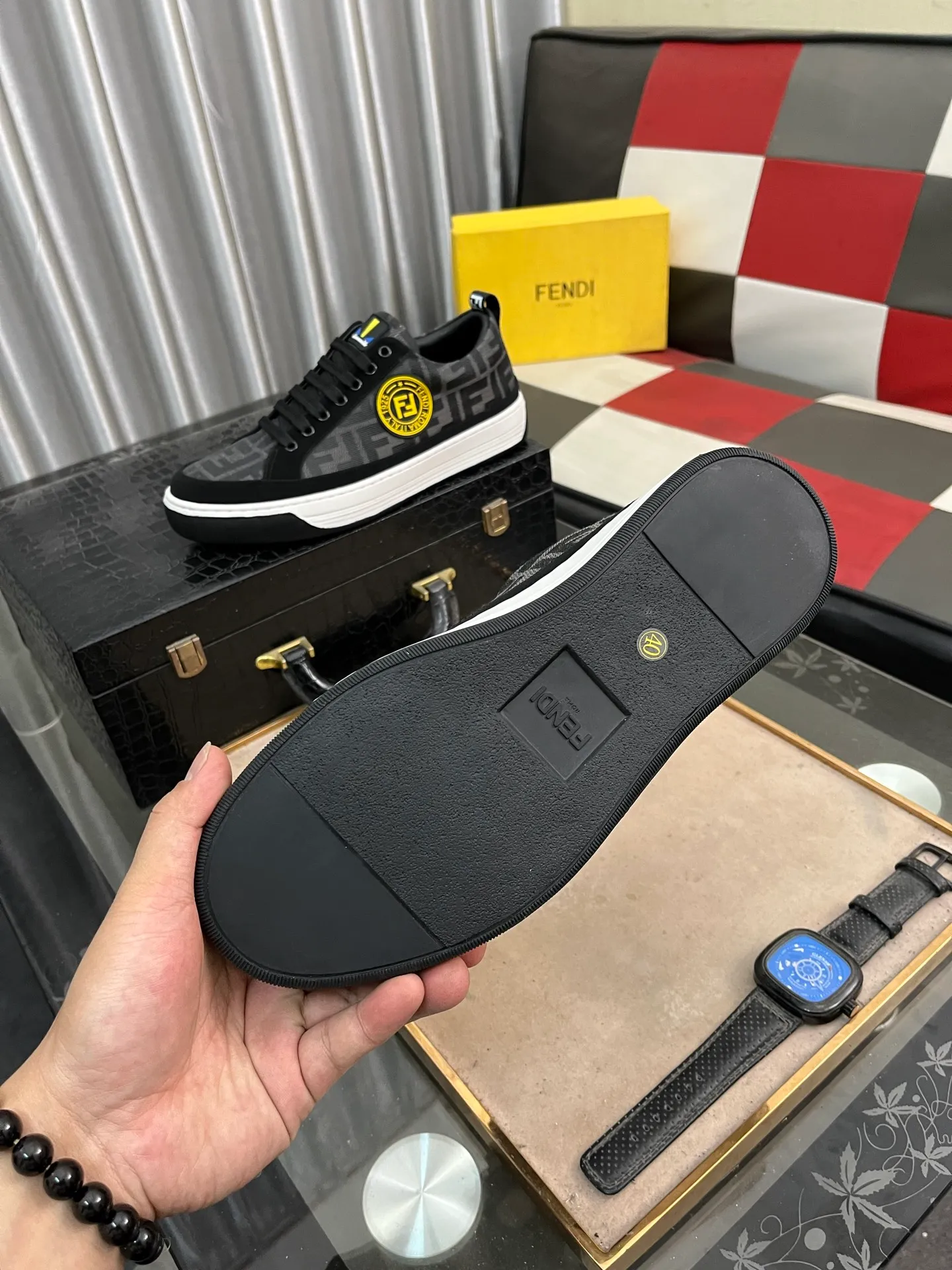 Men's Men's Shoes💰420⌚️⌚️[Fendi] Fendi's latest casual shoes for men! Available at counters simultaneously! Made entirely of imported top-grain calfskin, the interior is made of top-grain water-dyed cowhide, and the original factory-supplied rubber outsole. Leading new fashion concepts. Matching code: 38-442️⃣Colors available